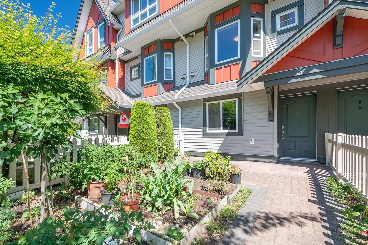 Property Photo: 9751 Ferndale Road 3 BC V6Y 1X4