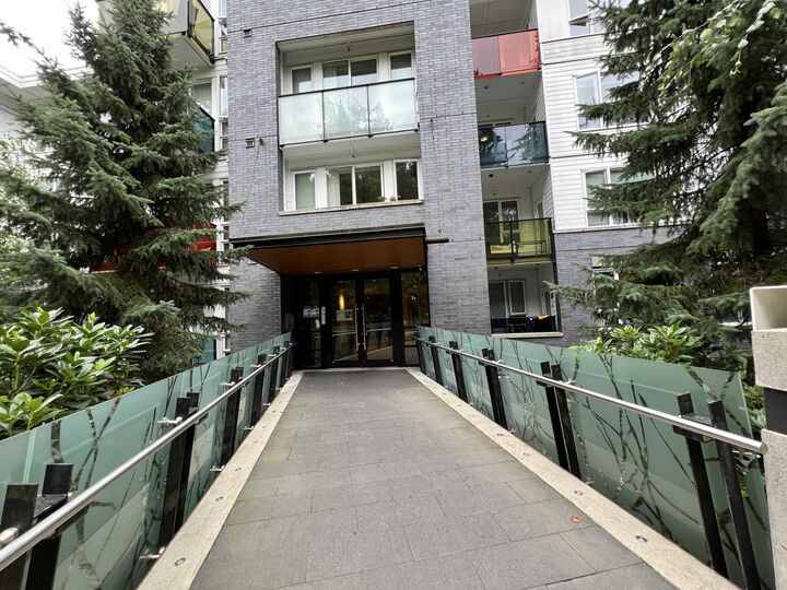9250 University High Street Ph18 — photo 1