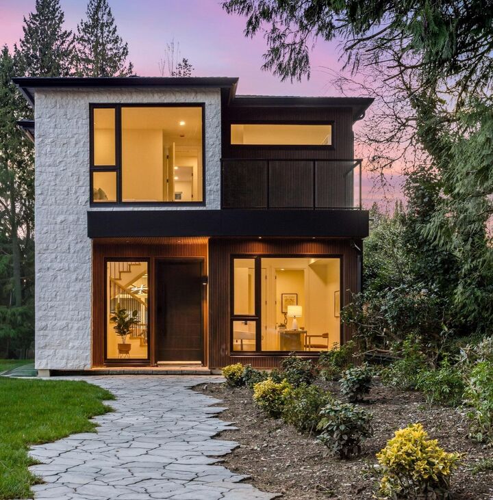 Property Photo: 1921 Tatlow Avenue BC V7P 3A2