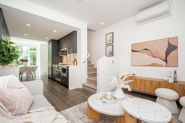 533 W 29th Avenue — photo 1