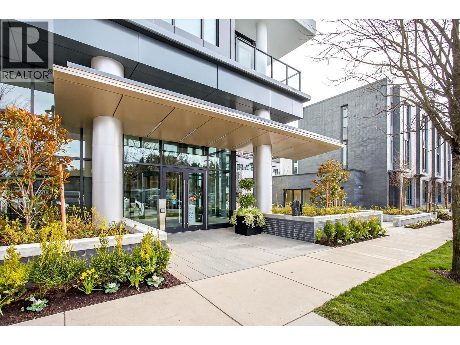 Property Photo:  6138 Birney Ave Avenue 101  BC V6T 2L3 