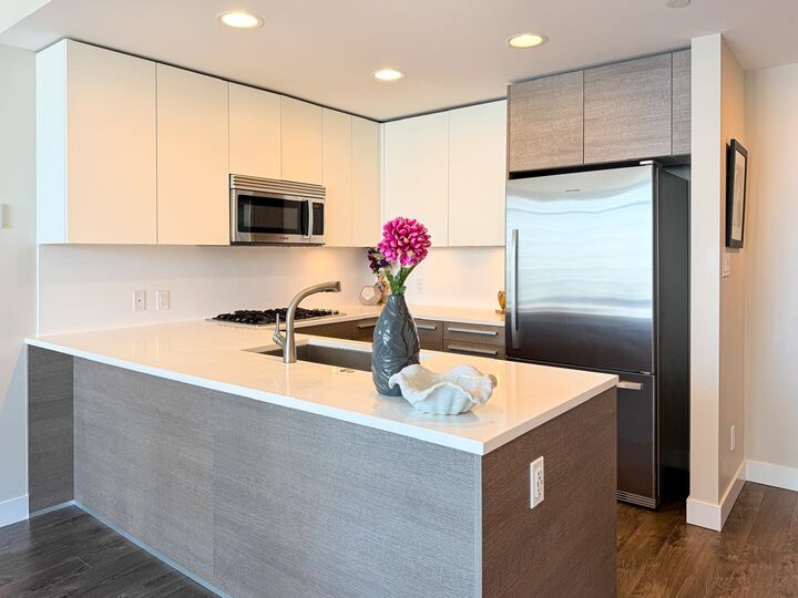 Property Photo: 2008 Rosser Avenue 3205 BC V5C 0H8