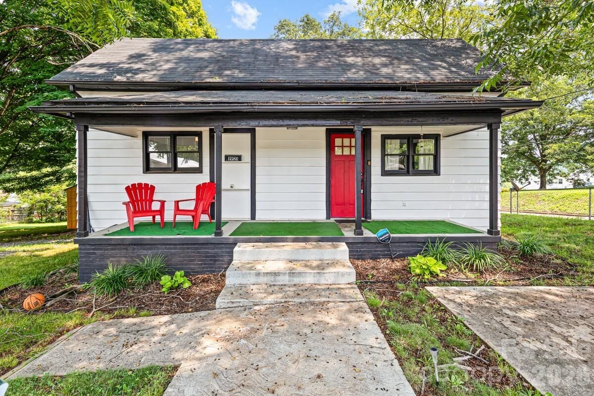 Property Photo:  1921 4th Street SW 83  NC 28602 