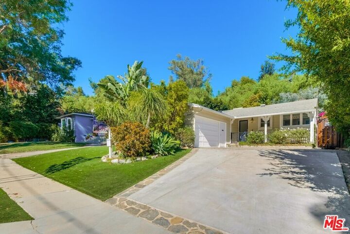 Property Photo:  21447 Providencia St  CA 91364 