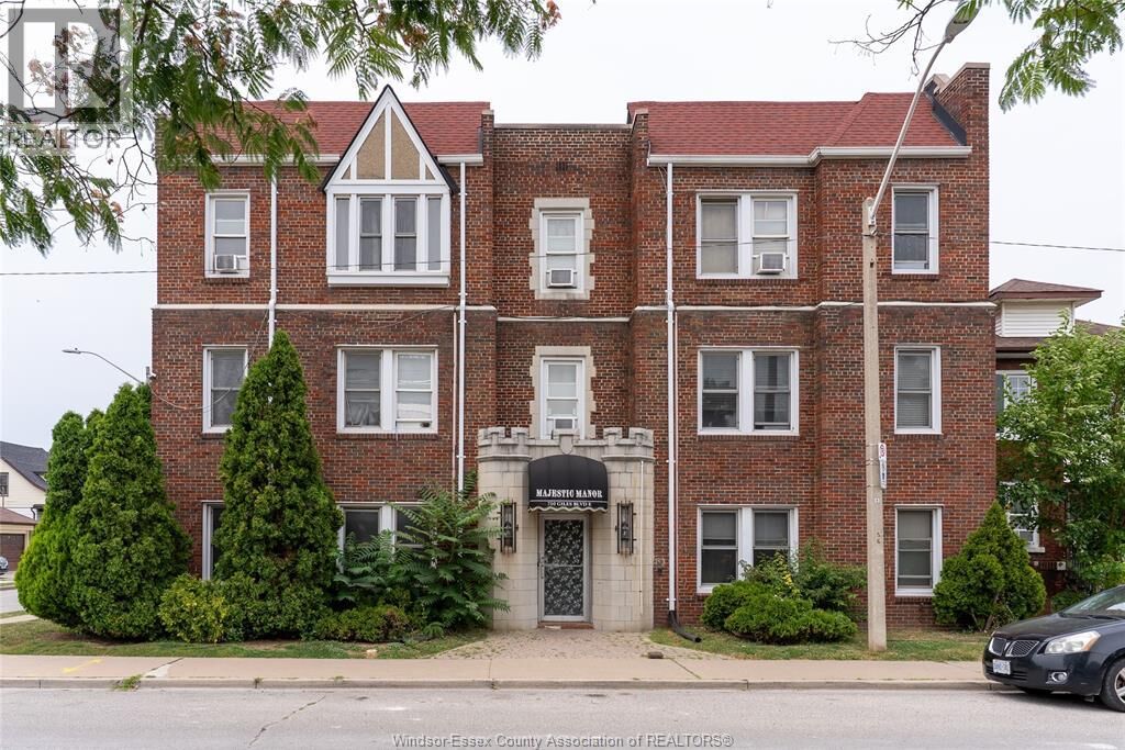 Property Photo:  710 Giles Boulevard East 302  ON N9A 4E4 