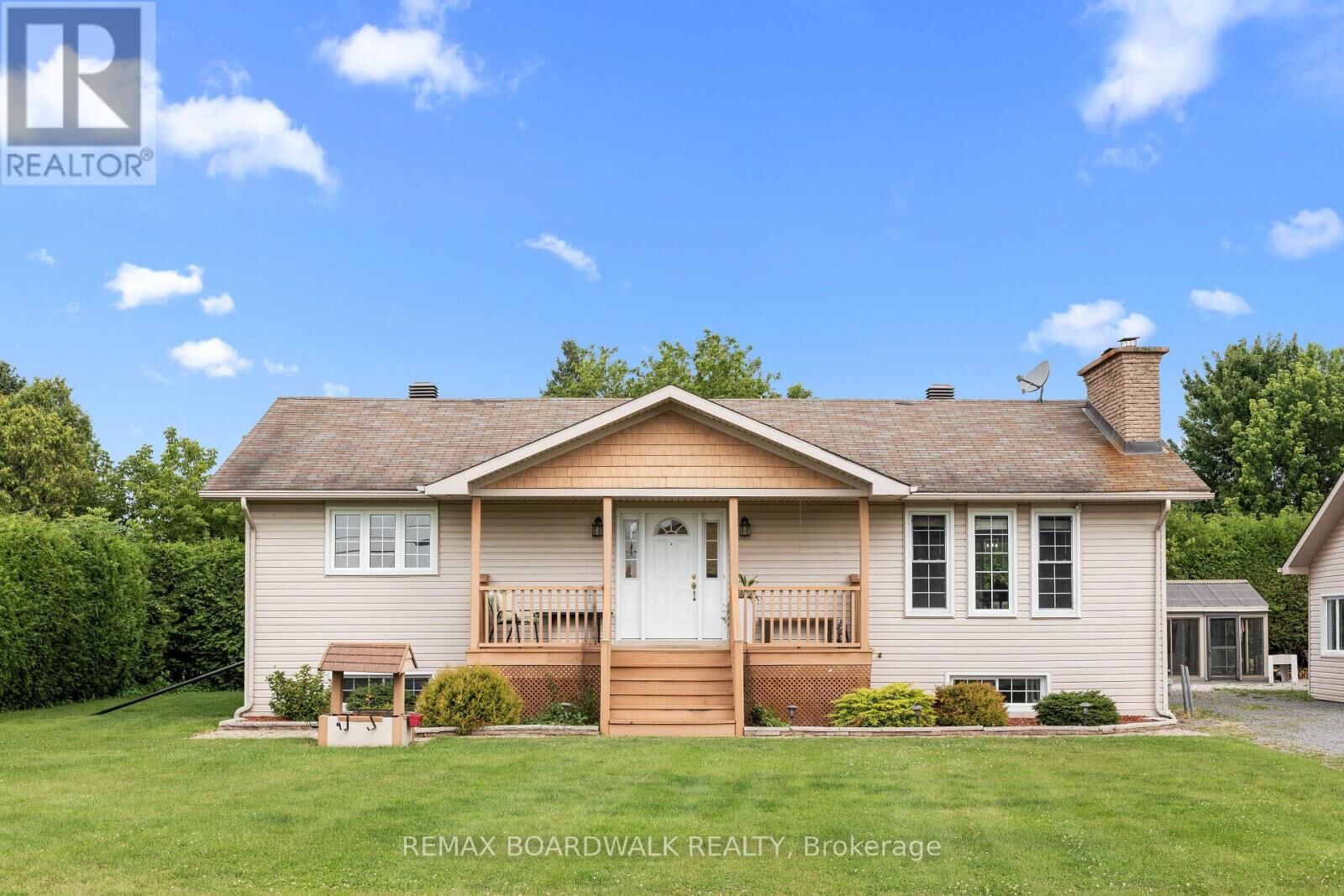 Property Photo:  955 Lacroix Road  ON K0A 2A0 
