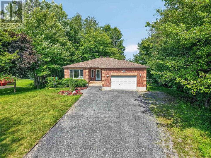 Property Photo:  76 Manitou Street  ON K0A 1W0 