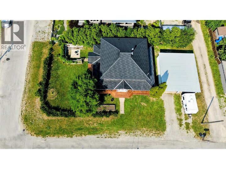 Property Photo:  602 5 Avenue  BC V0B 1M0 