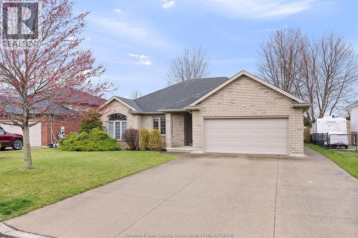 Property Photo:  54 Creekview  ON N9Y 4E6 