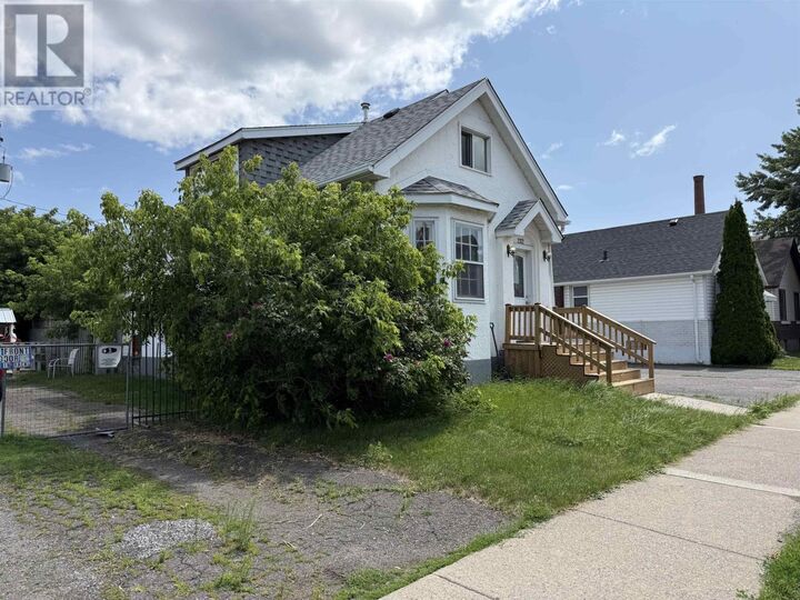 Property Photo: 232 McKellar St S ON P7E 1H7