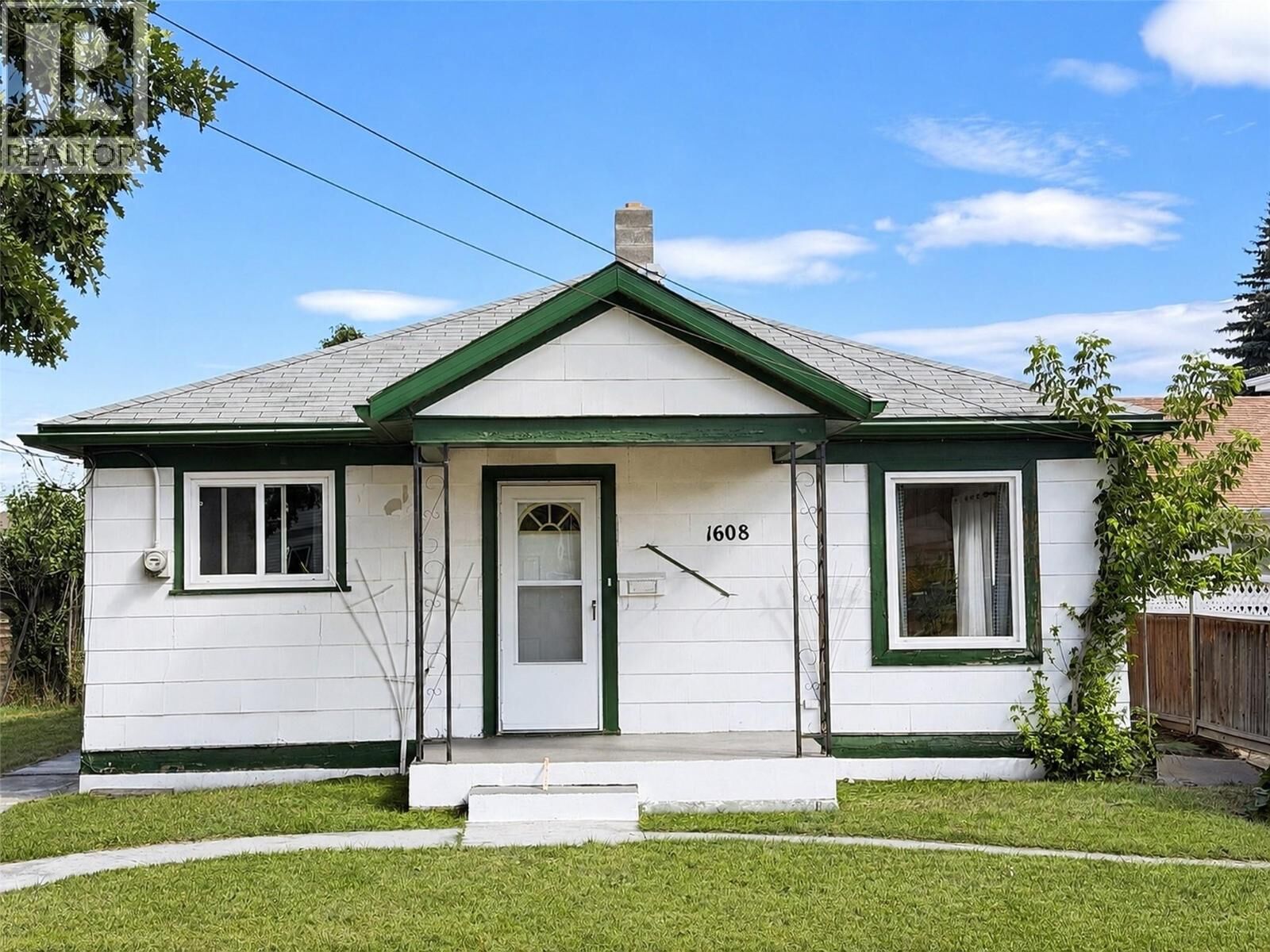 Property Photo:  1608 4th Street North  BC V1C 3L1 