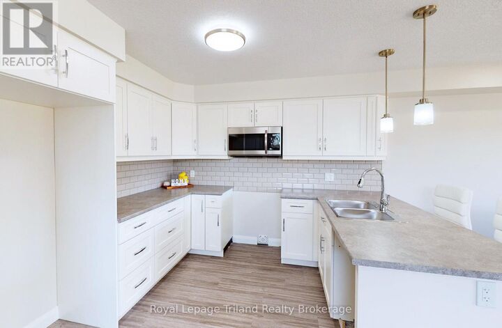 Property Photo:  137 Wimpole Street Unit B  ON N0K 1N0 