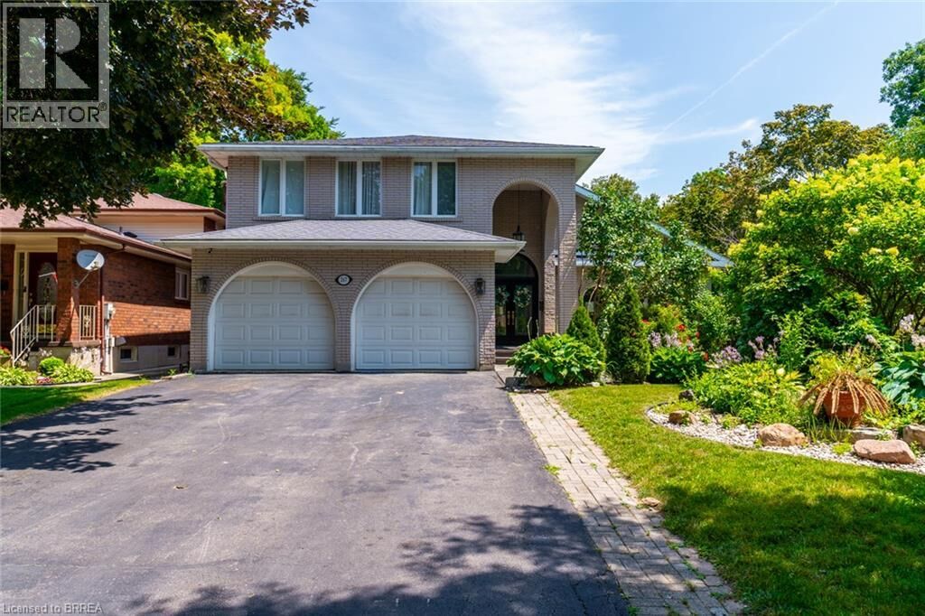 Property Photo:  267 Memorial Drive  ON N3R 7G6 