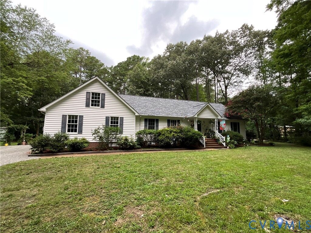 Property Photo:  132 Schooner Lane  VA 23109 