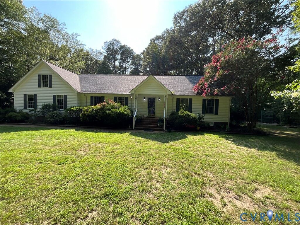 Property Photo: 132 Schooner Lane VA 23109