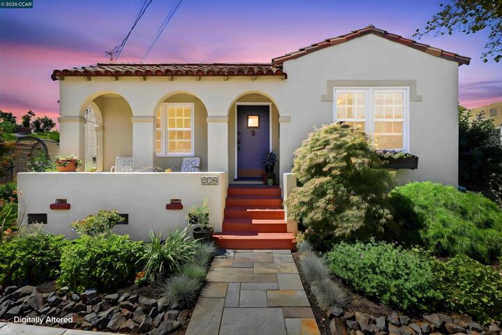 Property Photo:  270 E 15th  CA 94565 