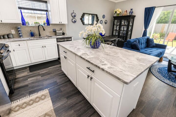 Property Photo: 310 Hilburn Place FL 32504