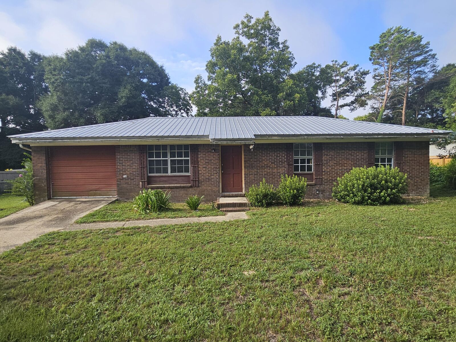 Property Photo:  2942 NE 2nd Avenue  FL 32539 
