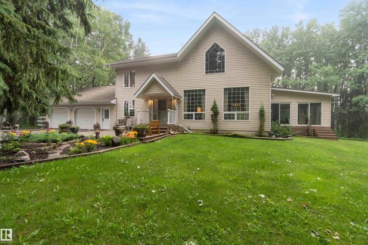 Property Photo: 27411 Twp Road 534 A AB T7X 3T6