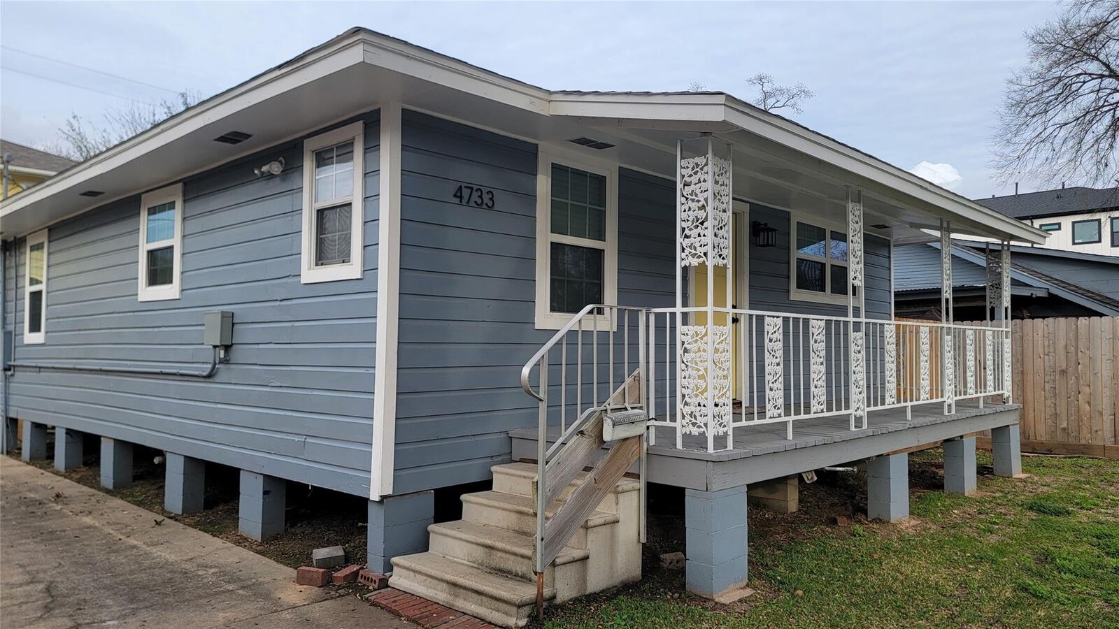 Property Photo: 4733 Jefferson Street TX 77023