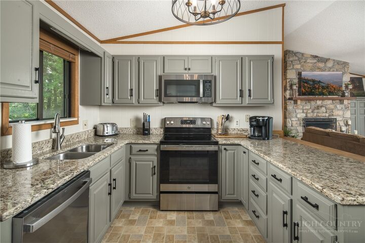 Property Photo: 439 Wildcat Rocks NC 28604