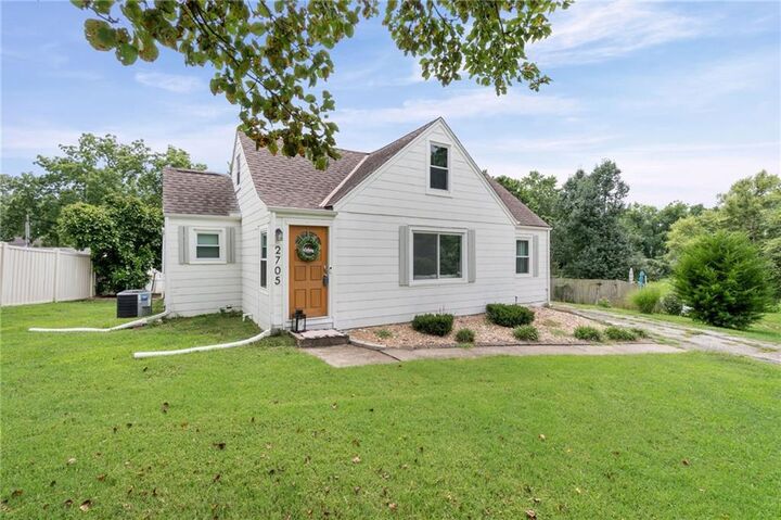 Property Photo:  2705 Beverly Circle  MO 64052 