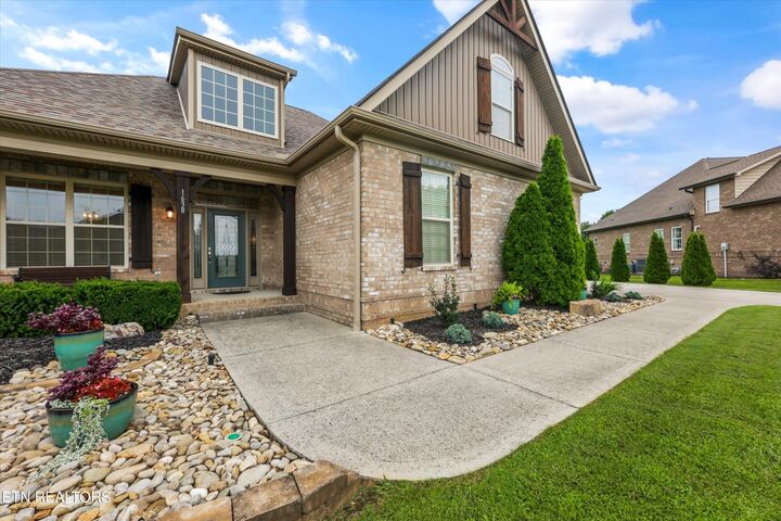 Property Photo:  1638 Amhurst Lane  TN 37801 