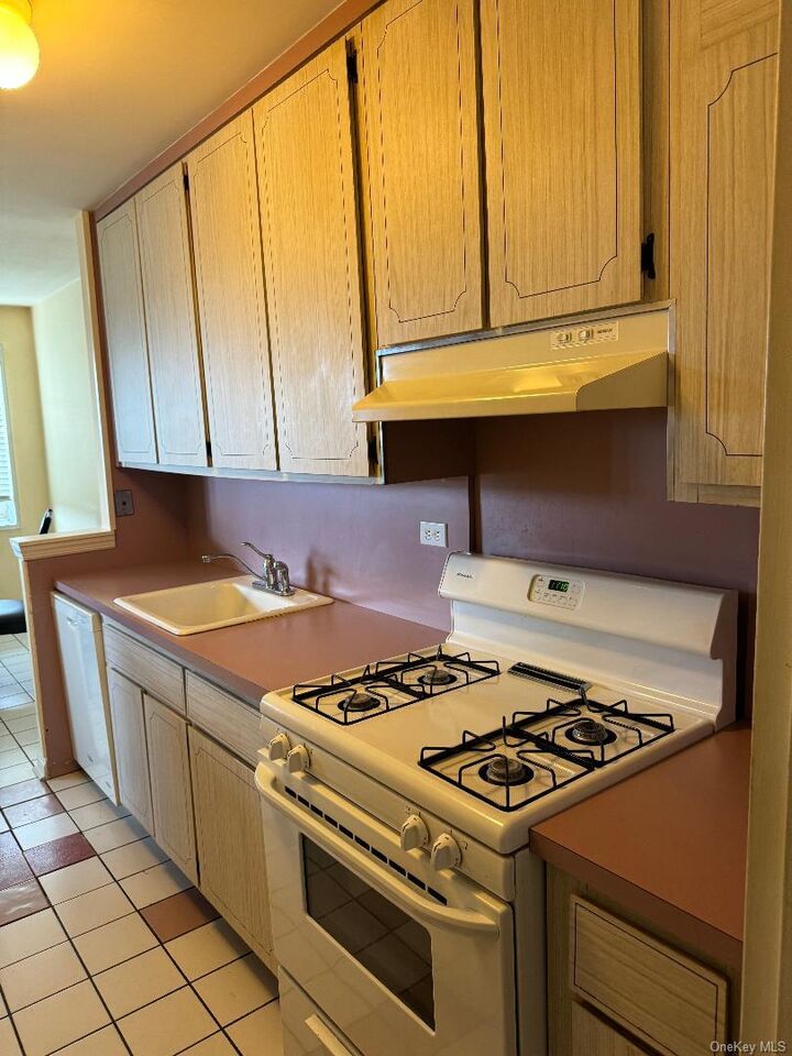 Property Photo:  151-15 84th Street 5N  NY 11414 