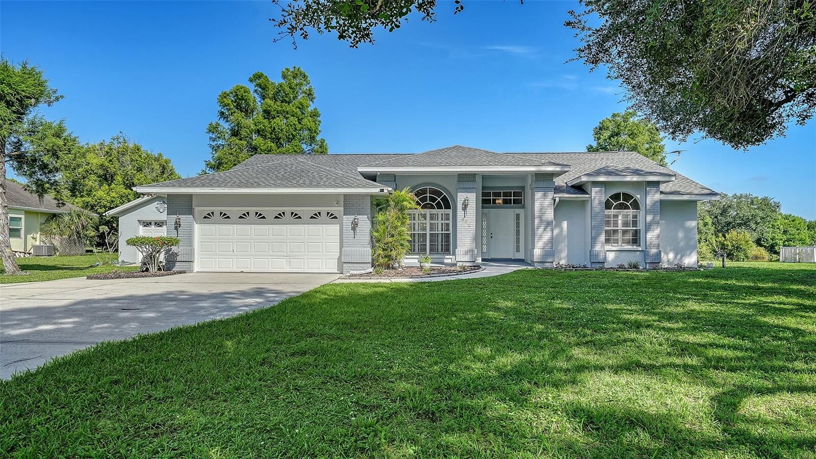 Property Photo: 602 137th Street E FL 34212