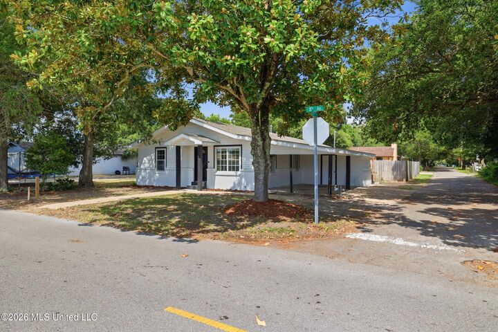 Property Photo: 2900 8th Avenue MS 39501