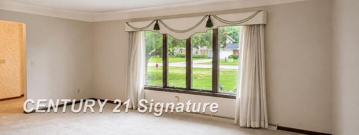 Property Photo:  5164 Clydesdale Lane  MI 48603 