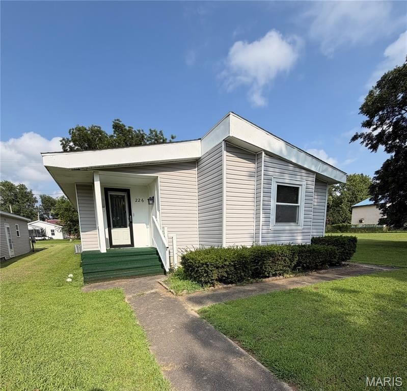 Property Photo:  226 Dixie Street  MO 63801 
