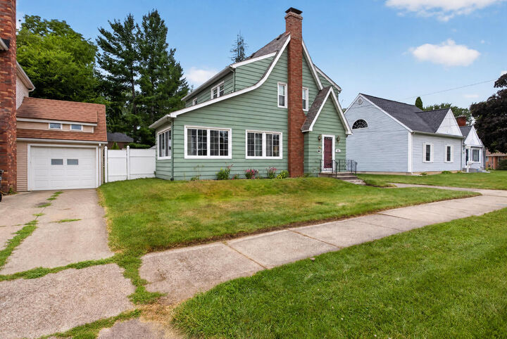 Property Photo: 912 S Wisner Street MI 49203