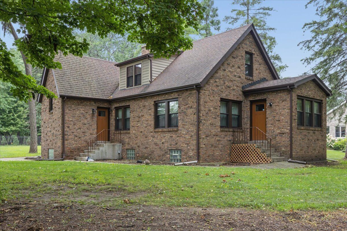 Property Photo: 9048 Maple Avenue IL 60527