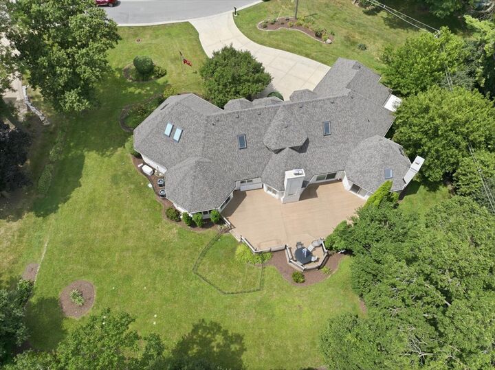Property Photo: 34 Robin Hood Ranch IL 60523