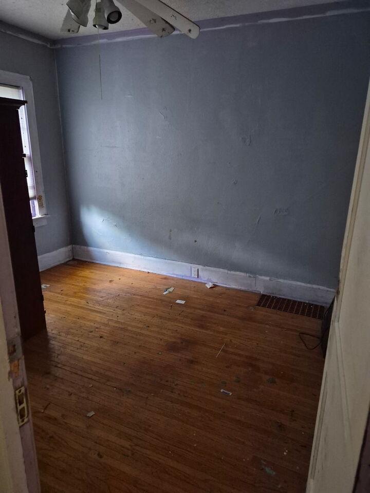 Property Photo:  1512 Burton Street  IL 61103 