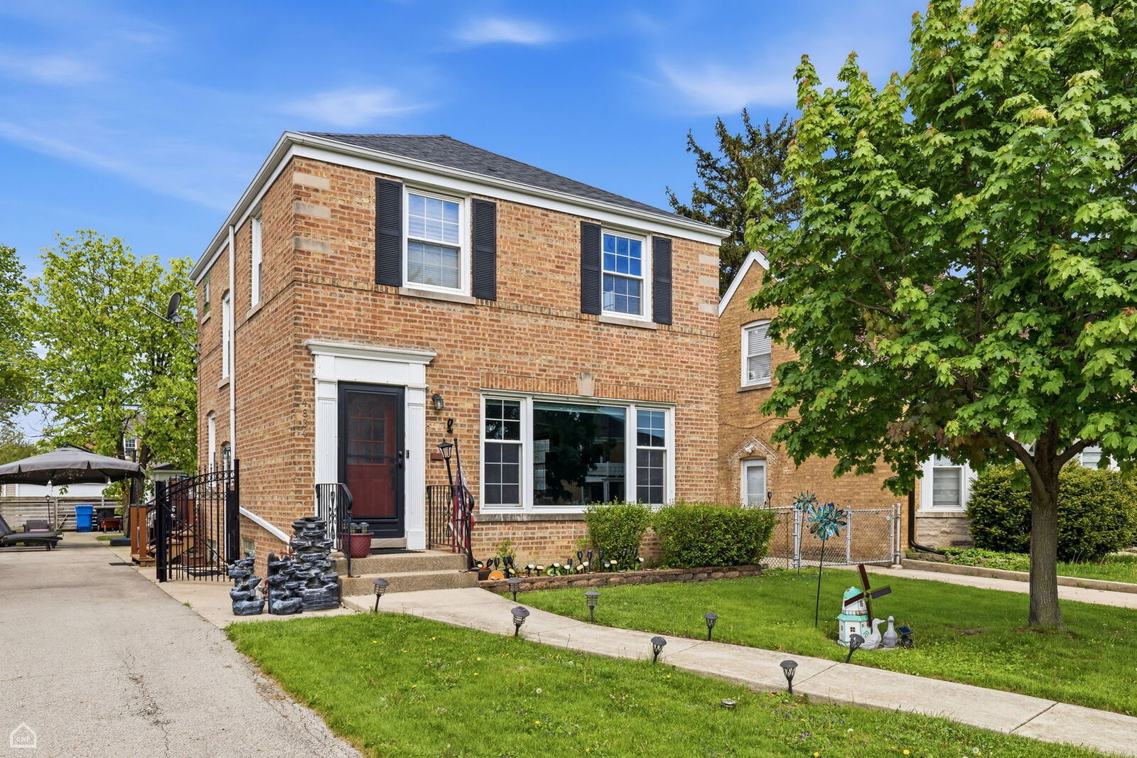 Property Photo: 4834 N Mulligan Avenue IL 60630