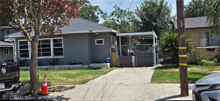 Property Photo:  559 W 25th  CA 92405 