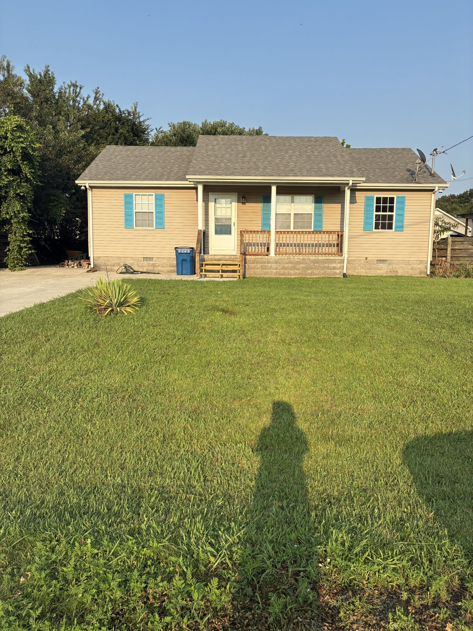 Property Photo: 28 Hawthorne Dr TN 37355