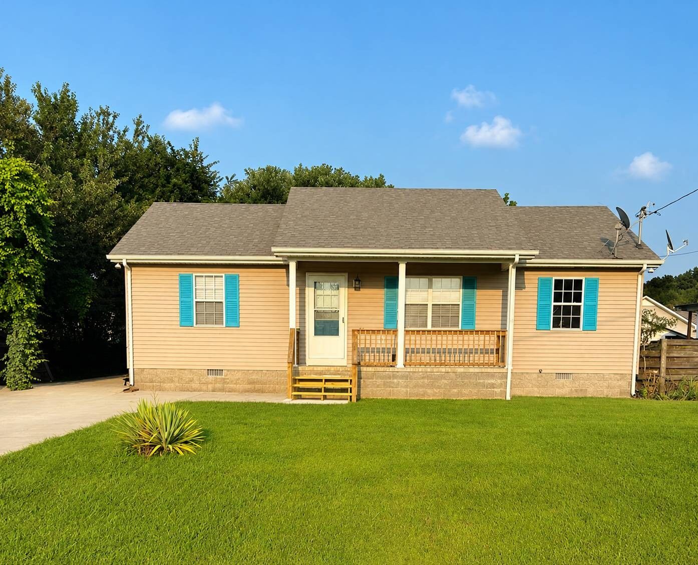 Property Photo: 28 Hawthorne Dr TN 37355