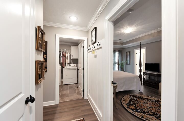 Property Photo: 102 Gatewick Dr TN 38305