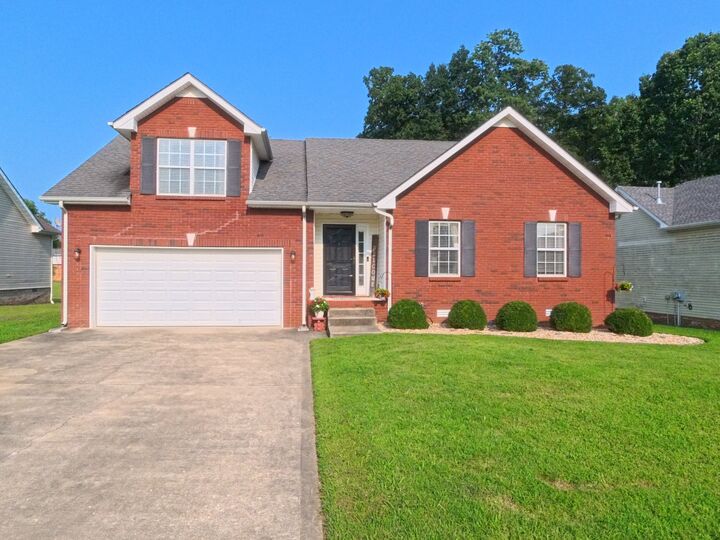 Property Photo: 1464 Cedar Springs Cir TN 37042