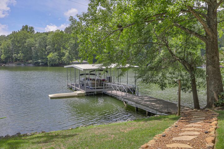 Property Photo:  117 Lake St  TN 37330 