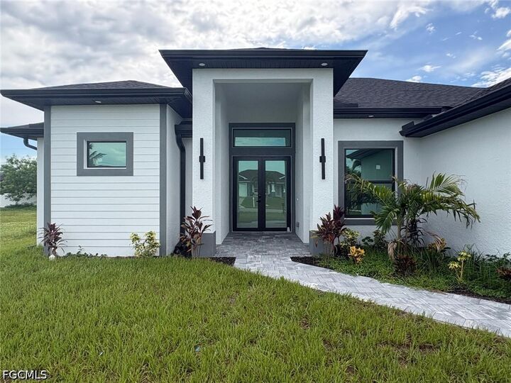 Property Photo:  2200 NE 15th Avenue  FL 33909 
