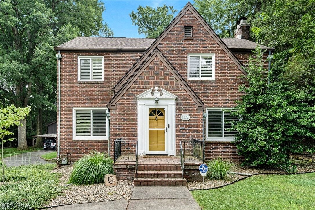 Property Photo: 1173 Cherokee Drive OH 44511