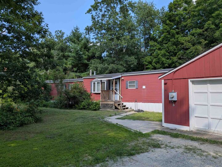 Property Photo: 14 Seagroves Street NH 03086