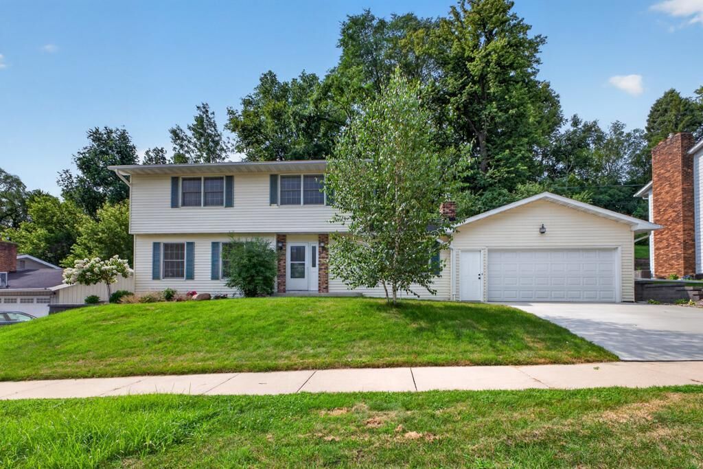 Property Photo: 1726 Walden Lane SW MN 55902