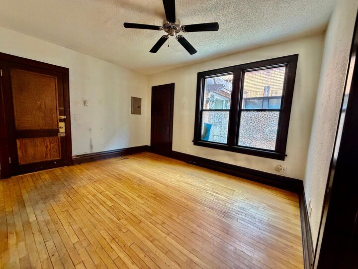 Property Photo:  1928 Aldrich Avenue S B105  MN 55403 