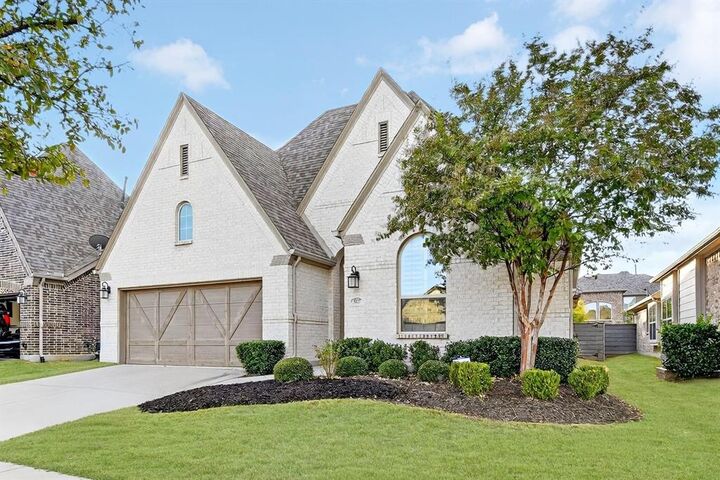 Property Photo: 5117 Ember Place TX 76227