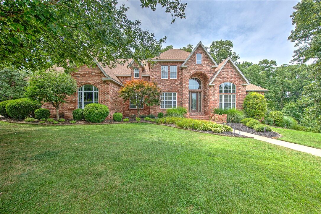 Property Photo:  219 Ridgefield Street  AR 72712 